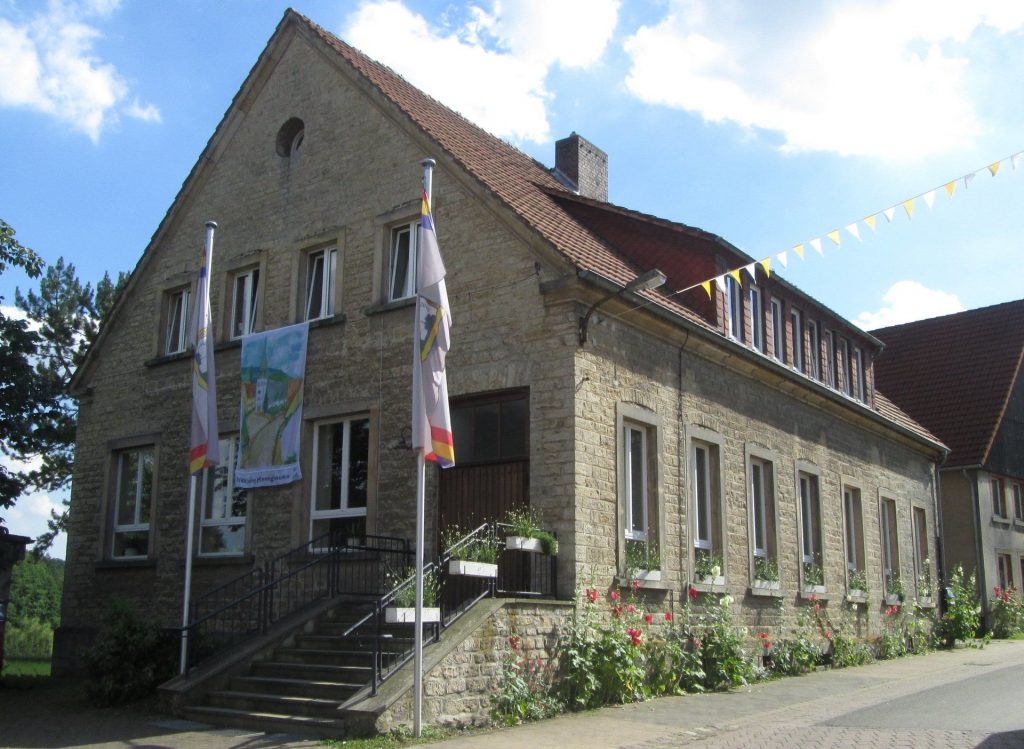 1985     Gründung „Fördergemeinschaft Alte Dorfschule e.V.“